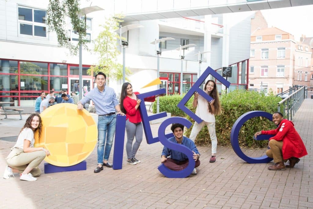 IESEG Photoshoot Campus Lille 2018 Barbara GROSSMANN 55420 1200px