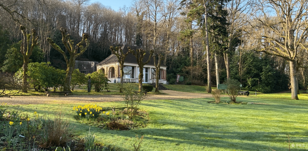 Shaping the Future of Knowledge: Discover IHÉS and the Power of Long-Term Research 1 Article Template